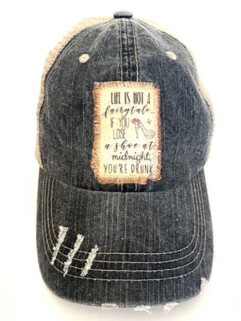 SOMBRERO DE CAMIONERO ENVEJECIDO LIFE IS NOT A FAIRYTAIL para venta al por mayor de Jana's Flannels