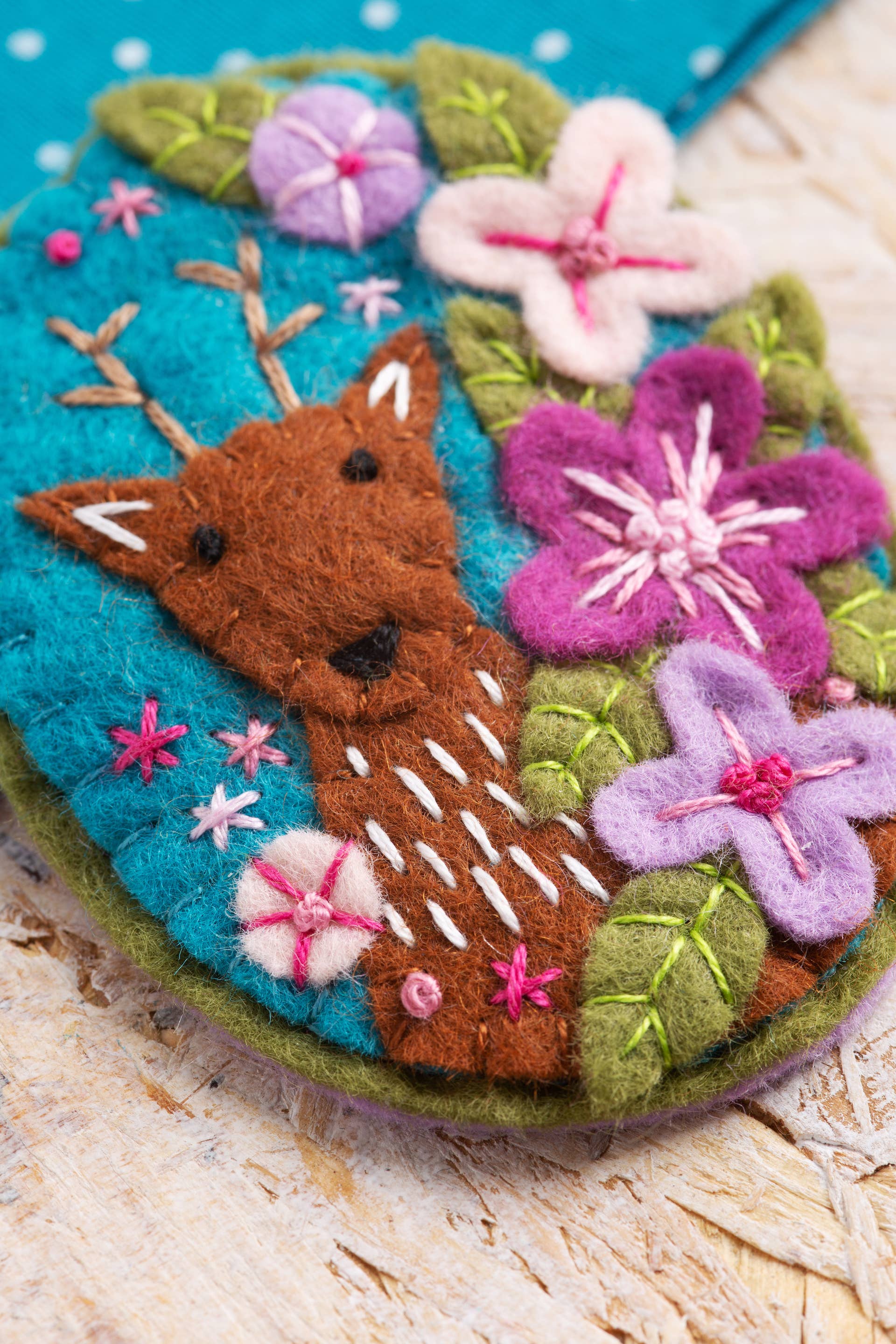 Hawthorn Handmade (US Duties Paid) - Vente Kits de couture - Kit de broche en feutre de cerf | Kit d'artisanat complet4