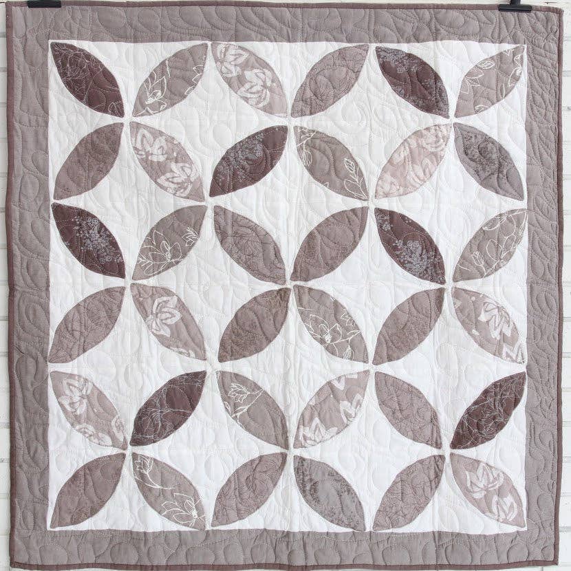 Amani ya Juu - Wholesale Quilt - Kids & Baby - Petals Baby Quilt5