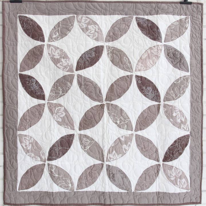 Amani ya Juu - Wholesale Quilt - Kids & Baby - Petals Baby Quilt5