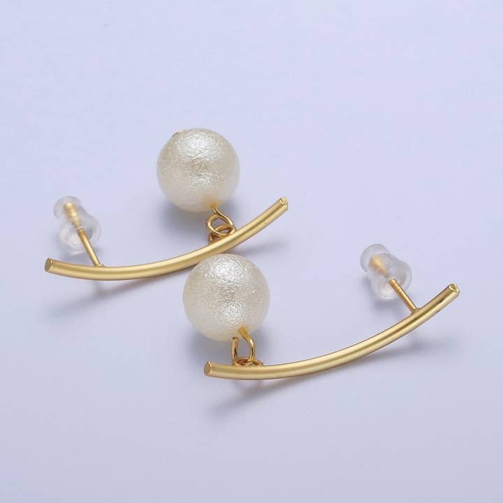 Guld Lång Båglinje Drop Vit Pärla Geometriska Stiftörhängen | AD-518 för wholesale av Aim Eternal