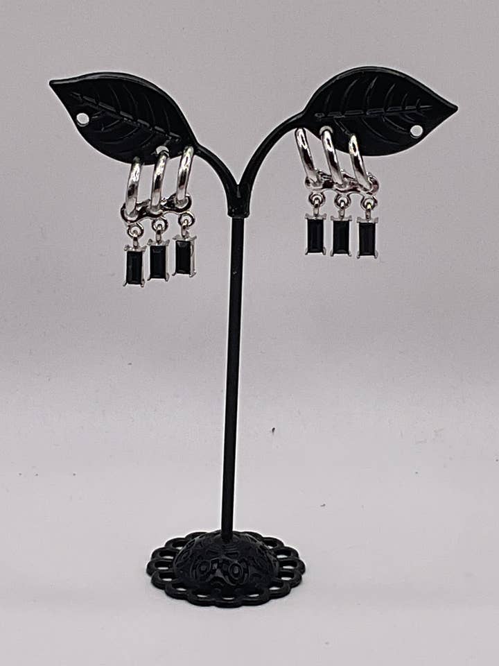 Schwarze baumelnde Edelstein-Ohrringe für den Großhandel von S and E Hobbies and Collectables