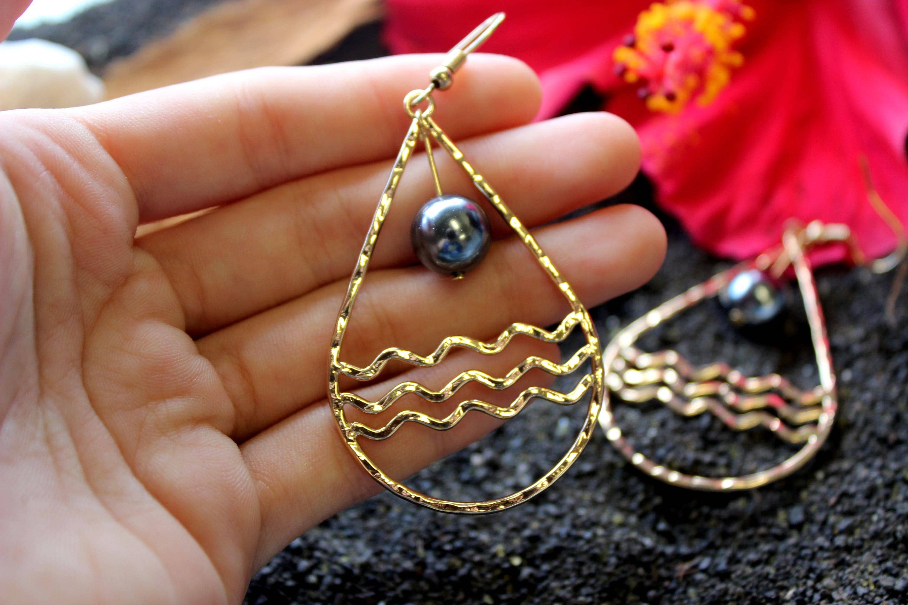 Anela's Jewelry - Wholesale Dangle Earrings - Teardrop Calm Ocean: Hamilton Gold Earring with  Shell Pearl2