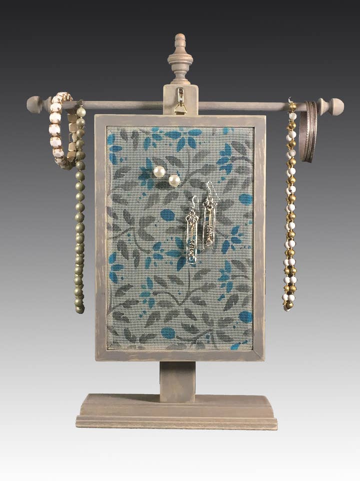 Porte-Boucle d'oreille classique - Jacobean pour la vente par Earring Holder Gallery