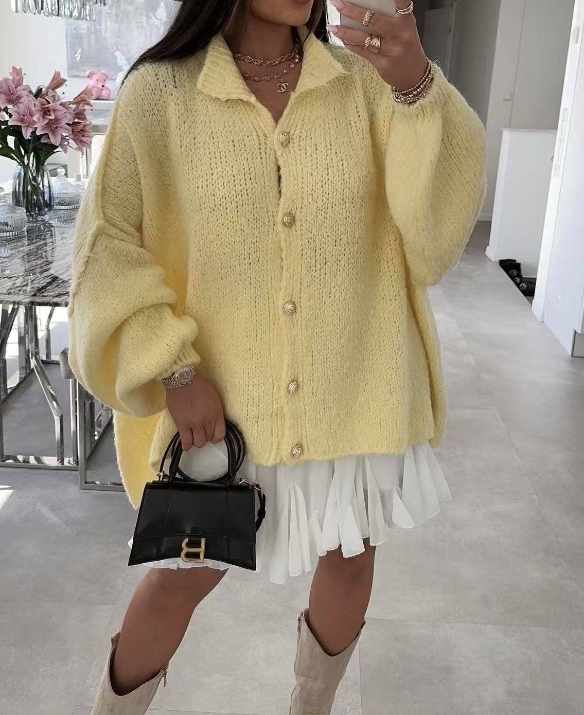 ESTEE BROWN - Vente Cardigan – femme - Gilet en laine avec boutons dorées - 10260