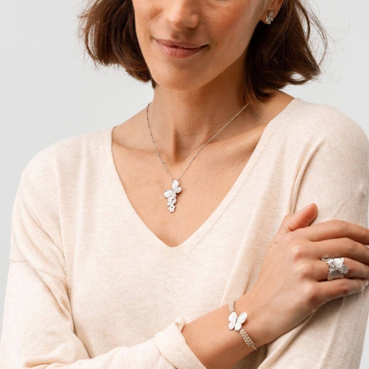 Argent Basic – wholesale Hänge-/berlockhalsband – Hänge med tre fjärilar3