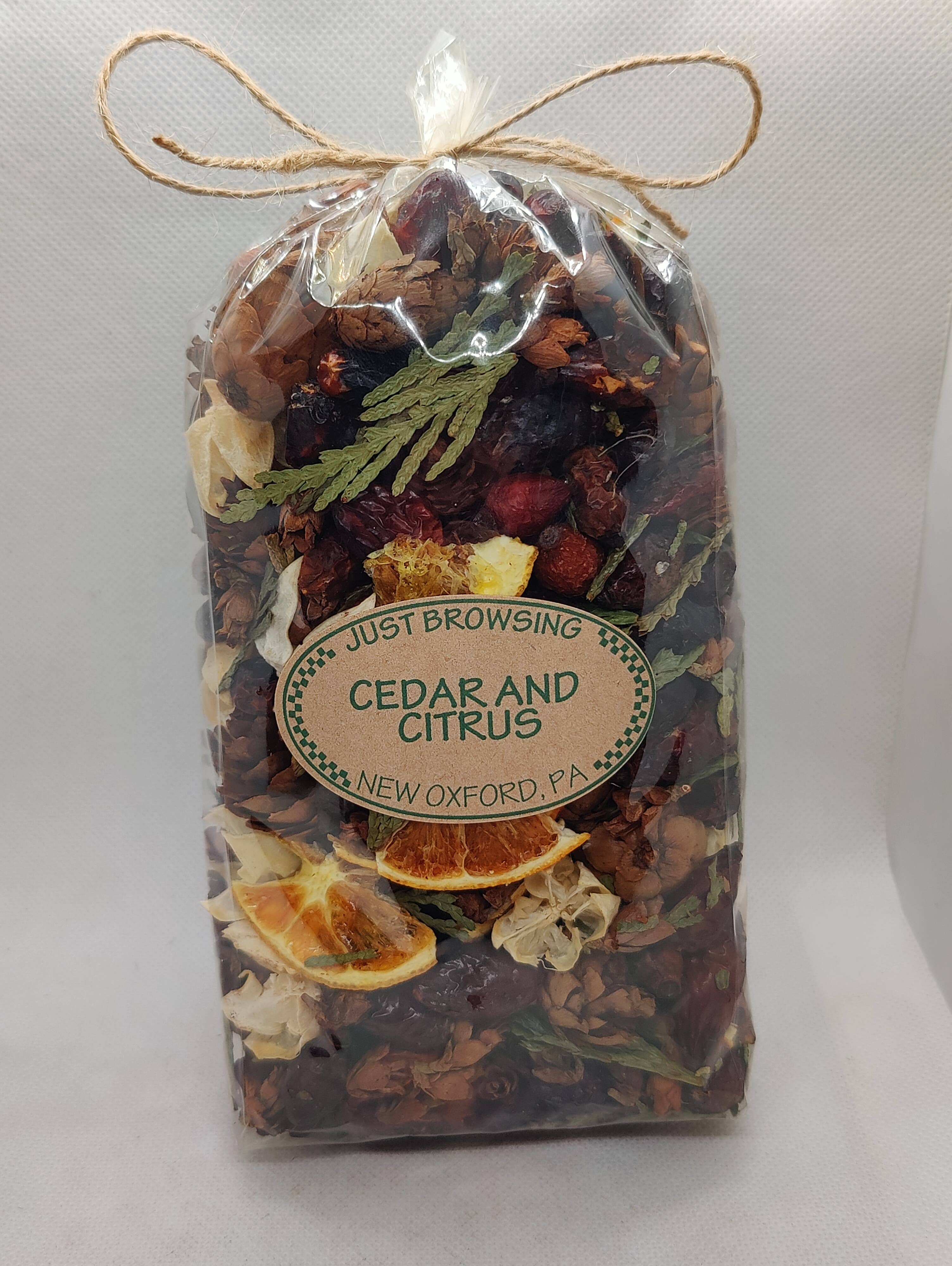 Just Browsing, LLC - Wholesale Potpourri - Scented Potpourri with Rosehips - Cedar and Citrus - 4 Cup