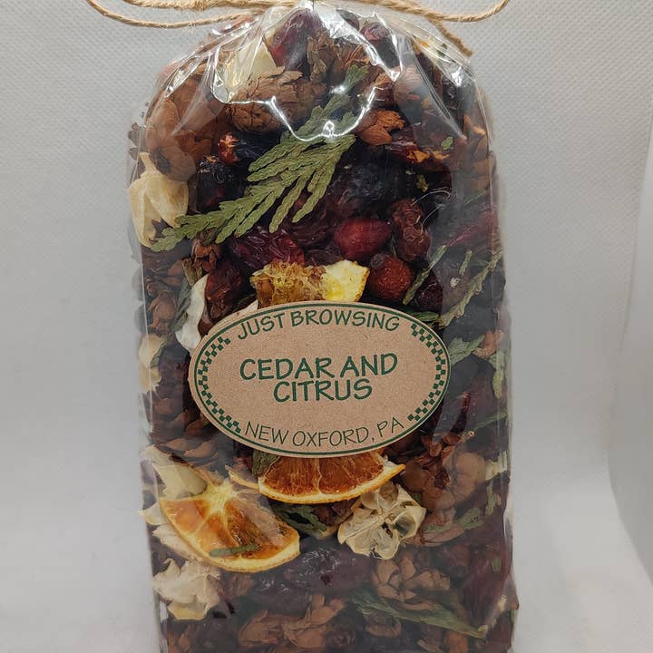 Just Browsing, LLC - Wholesale Potpourri - Scented Potpourri with Rosehips - Cedar and Citrus - 4 Cup0