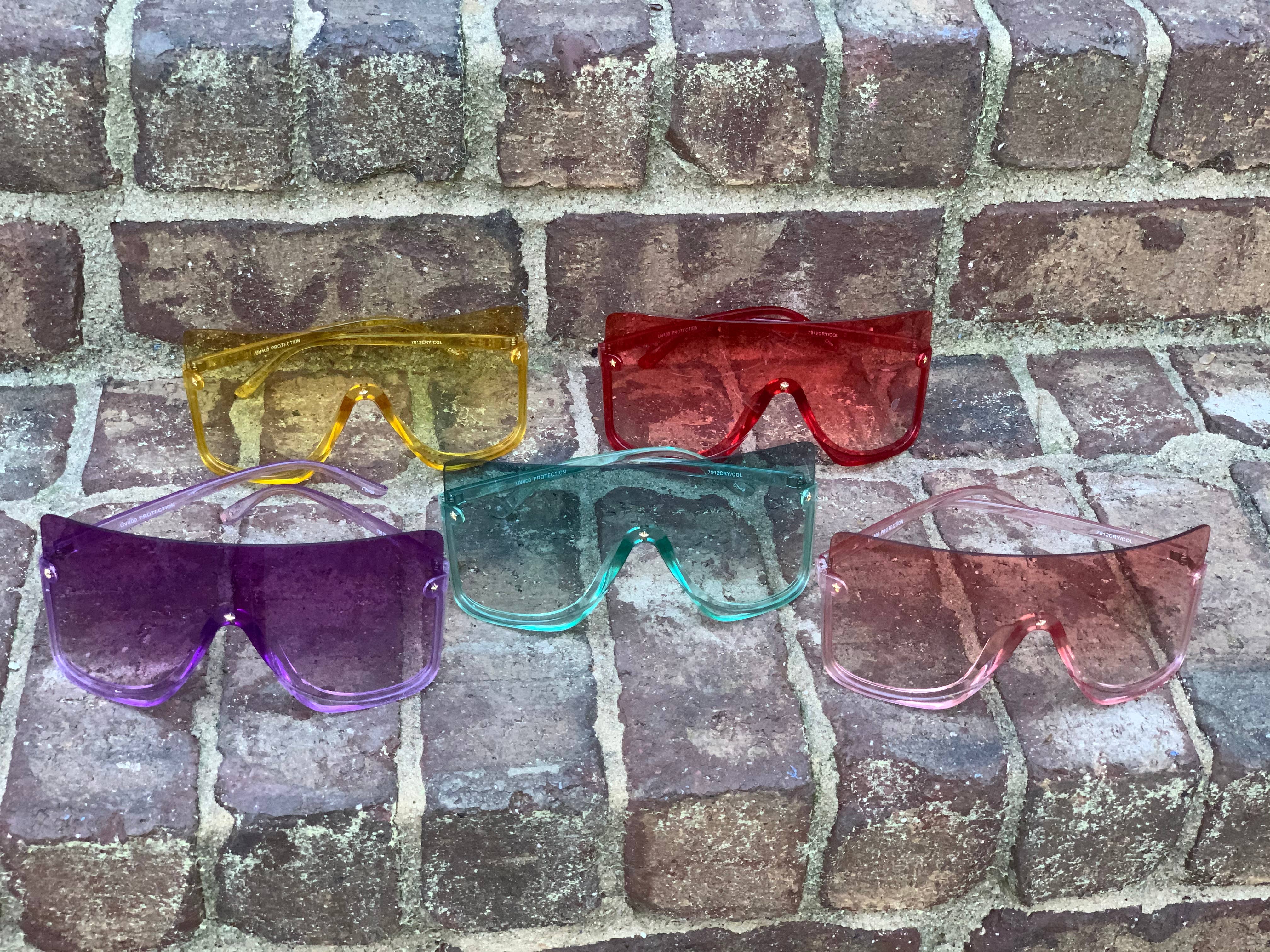 The Shade Valley - Wholesale Sunglasses - Women's - No Pics Please 📸10