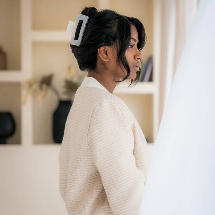 Clippy! – wholesale Hair clip – Women’s – Classic Claw Hair Clip – Beige2