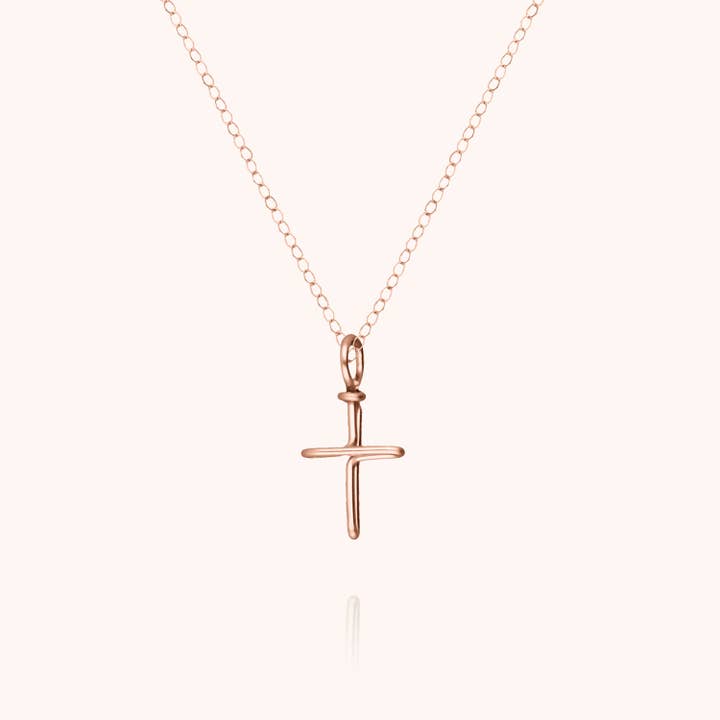 Collier Charms Symbolic Croix - or rose laminé pour la vente par Atelier Paulin