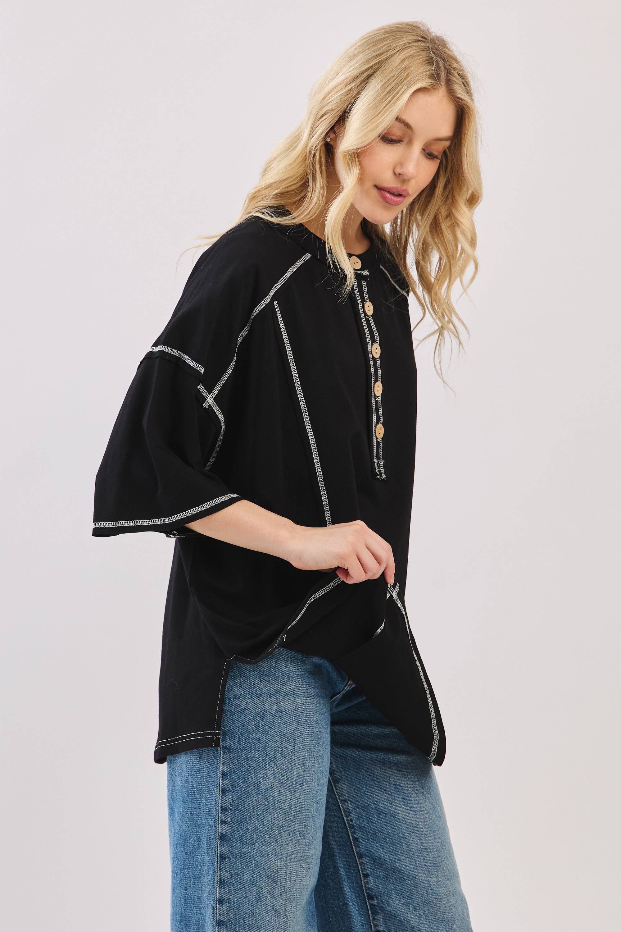 Sewn and Seen – Túnica - Mulher por atacado – Henley Relaxado com Botões24