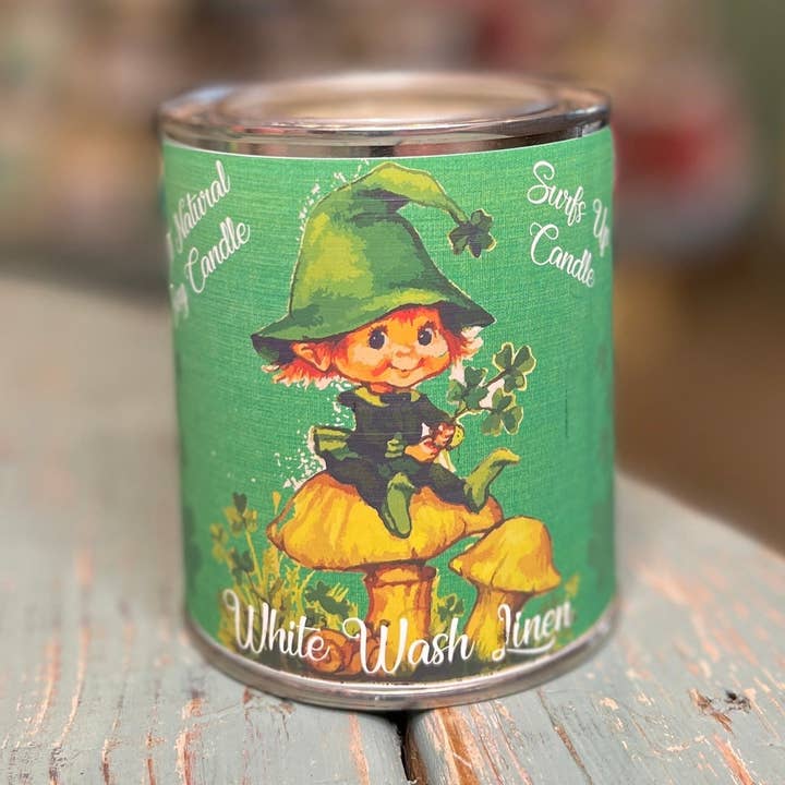 Linge de maison blanc Leprechaun, pot de peinture pour la Saint-Patrick pour la vente par Surfs Up Candle