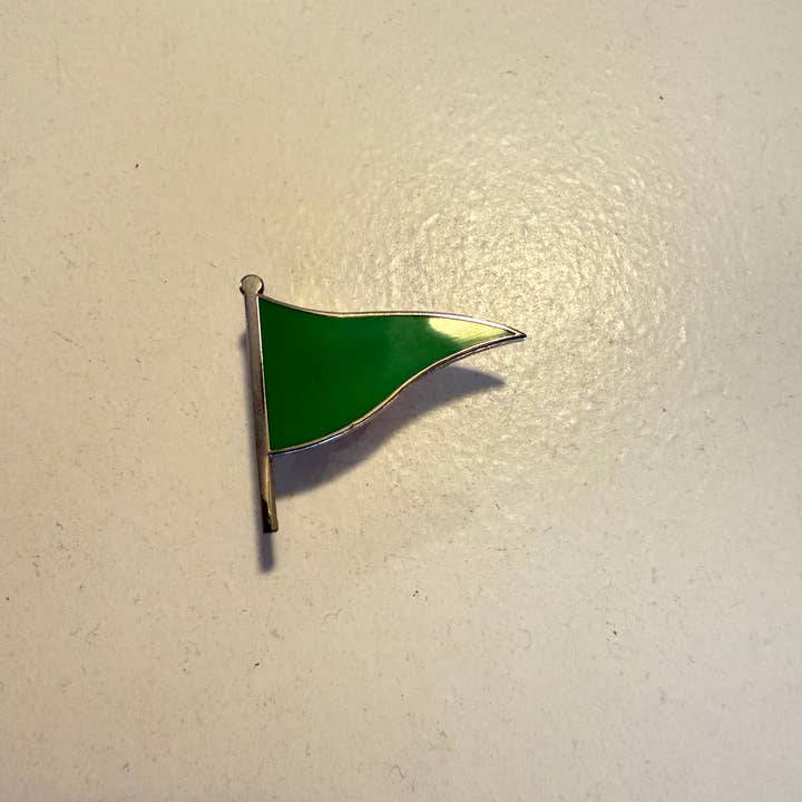 Hype Pins – Alfinete/botão de lapela por atacado – Pin de Esmalte Duro Emoji de Bandeira Verde2