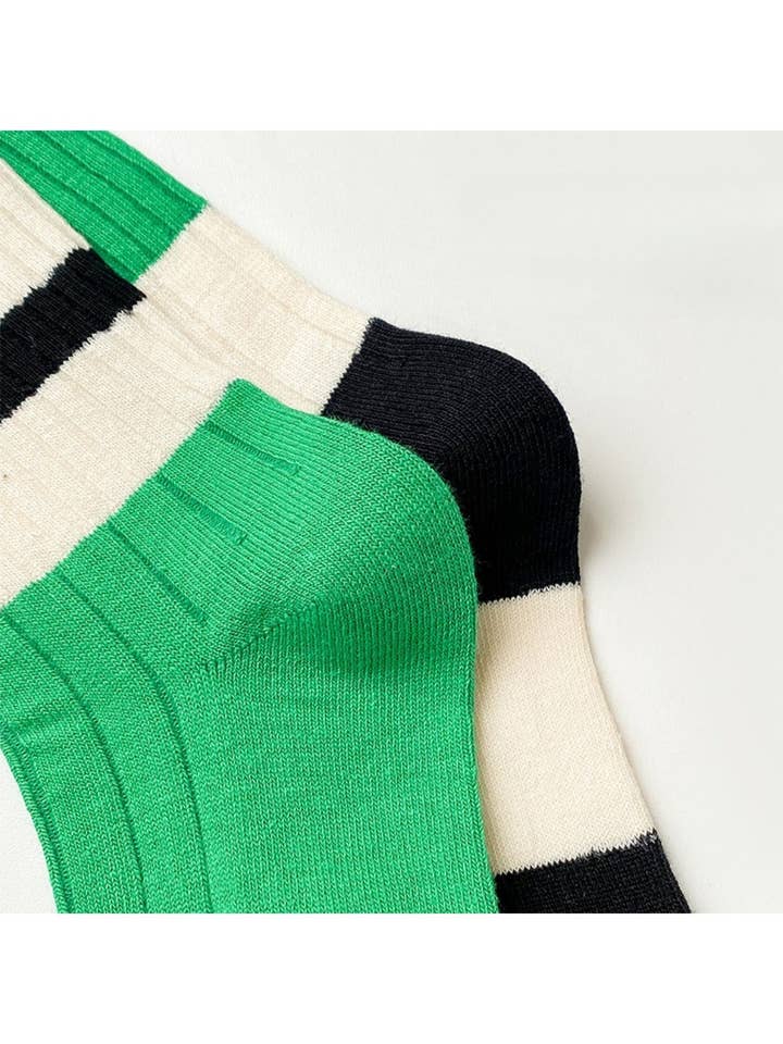 Funkyrel® Atzbranding Limited - Wholesale Socks – Women's - Rufia - Retro Stripe Crew Socks - Breathable & Stylish3