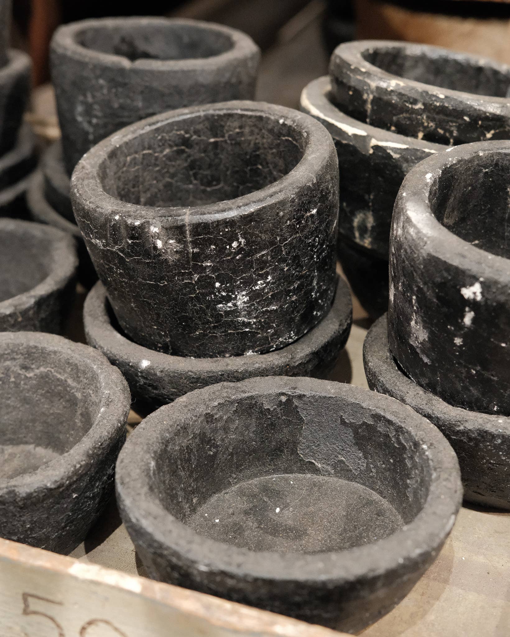 Golden Oldies Antiques - Wholesale Decorative Plate/Dish/Bowl - Black Composite Bowl2