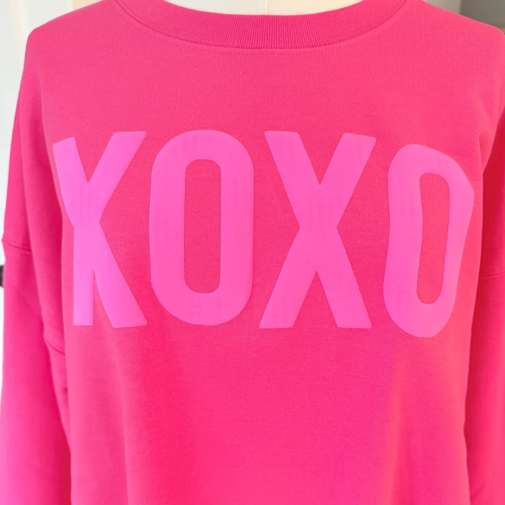 MELODY FAYE - Wholesale Grafisch sweatshirt - Dames - XOXO roze sweatshirt met reliëf voor Valentijnsdag4