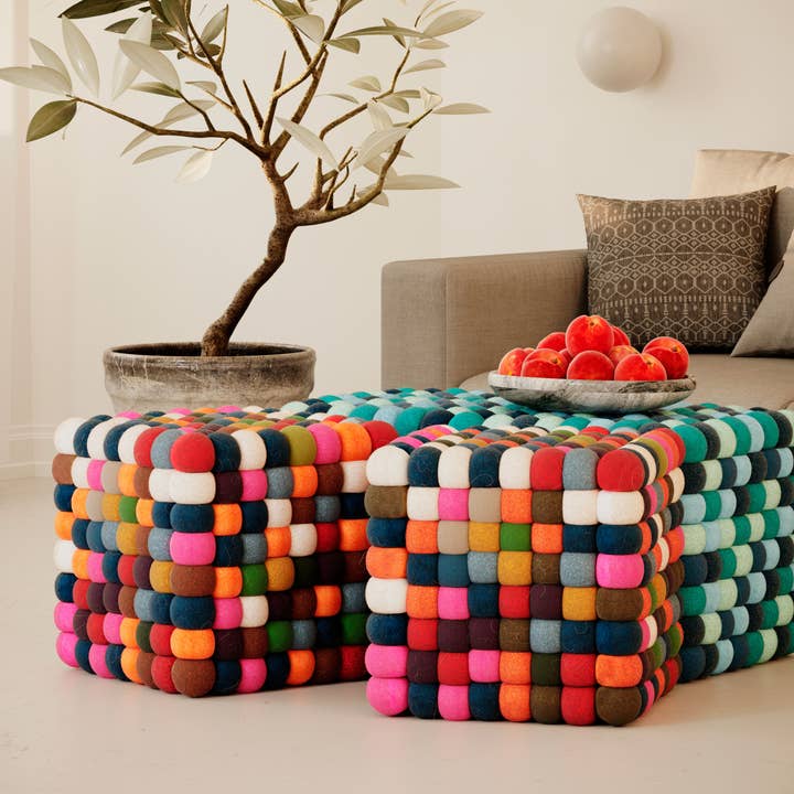 Reefelt - Venta al por mayor Puf - Puf otomano con forma de bola de fieltro multicolor5