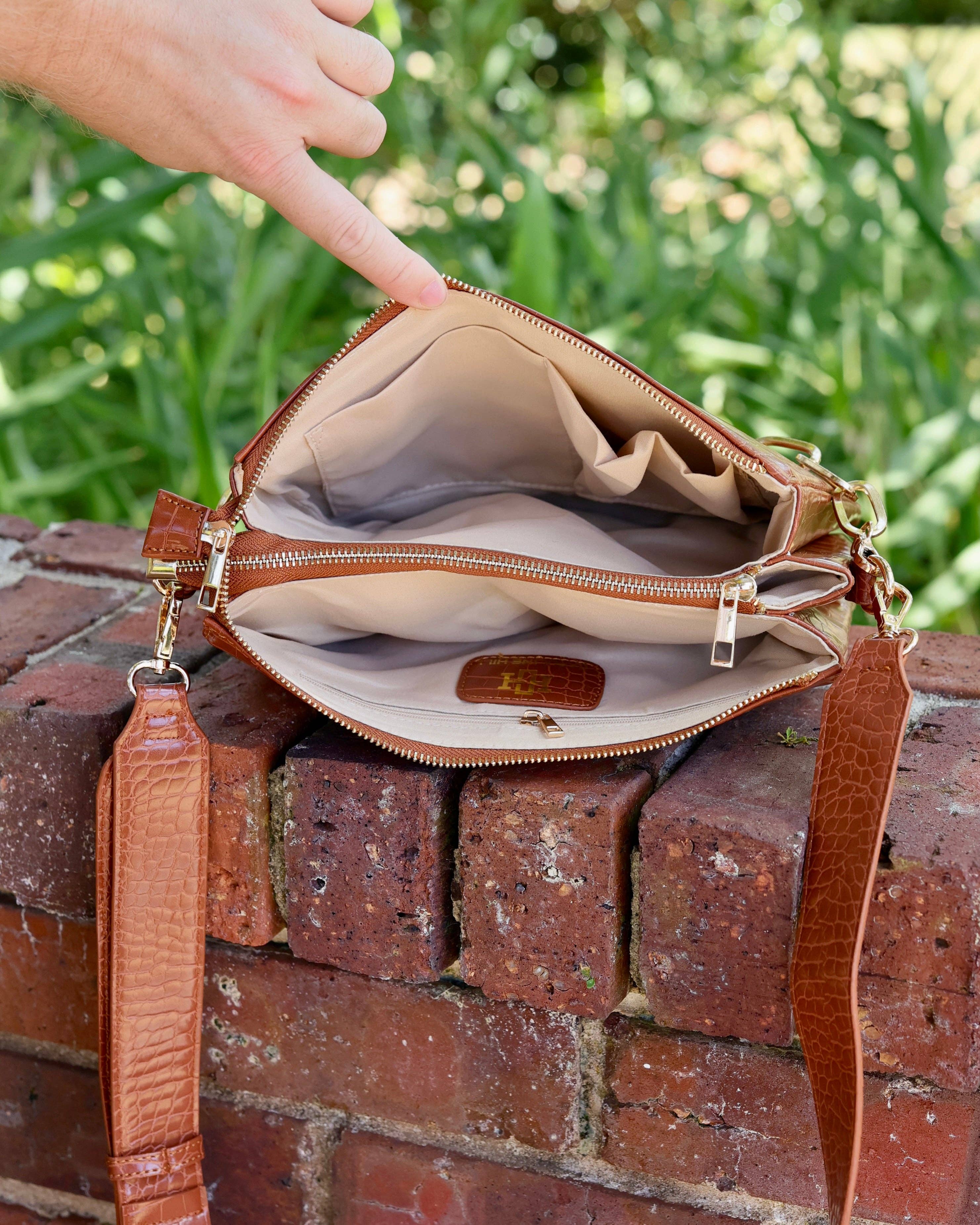 Caroline Hill - Vente Sac à bandoulière – femme - Ariana Crossbody Saddle LD4