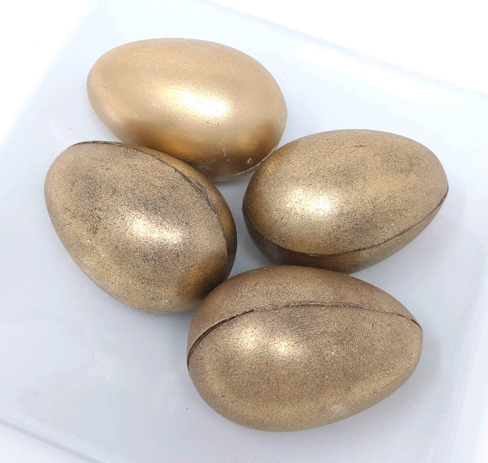 Wild Angel Treats, LLC – Doces cobertos de chocolate por atacado – Ovo de Páscoa de Chocolate Oco com Pó Dourado com Doces1