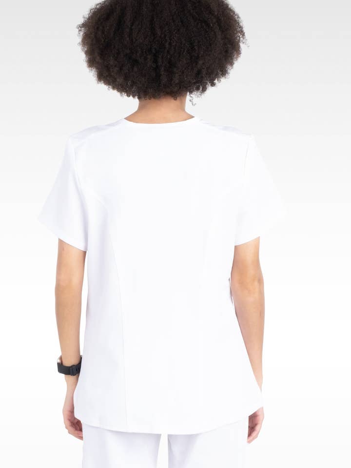 Aura Naturale – Großhandel Medizinische Berufsbekleidung – Damen – Korallenrote Damen-Mock-Wrap-Scrub-Top mit 6 Taschen (94003)29