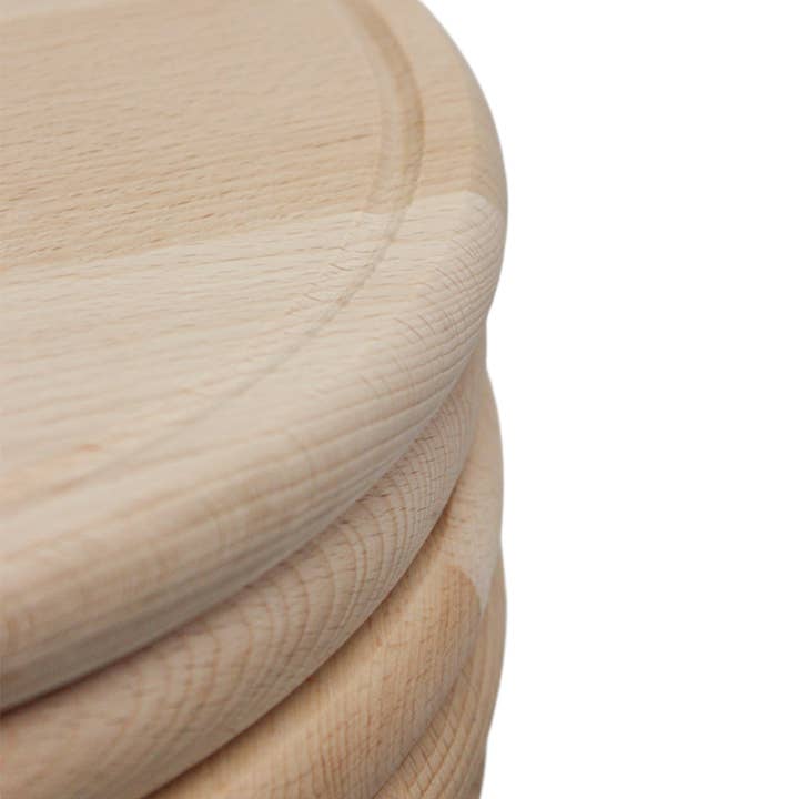 West Coast General Store - Wholesale Snijplank - Sevilla 102 Ronde brood- en snijplank van massief beukenhout (Ø30x2 cm)1