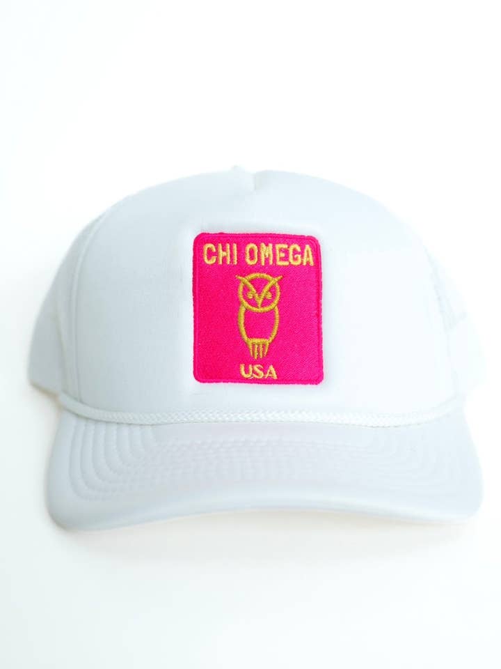 Chapeau Chi Omega pour la vente par Sweet Caroline Collective