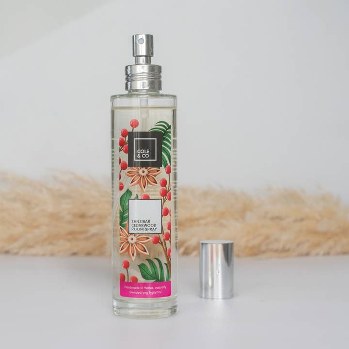 Zanzibar Cedarwood kamerspray voor wholesale door Cole & Co