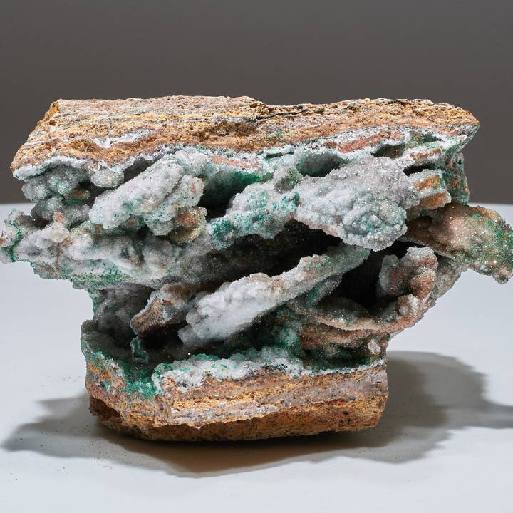 Malachite And More - Vente Pierre et cristal de spiritualité - Spécimen grand géode de 600 g de chrysocolle cristallisée et malachite2