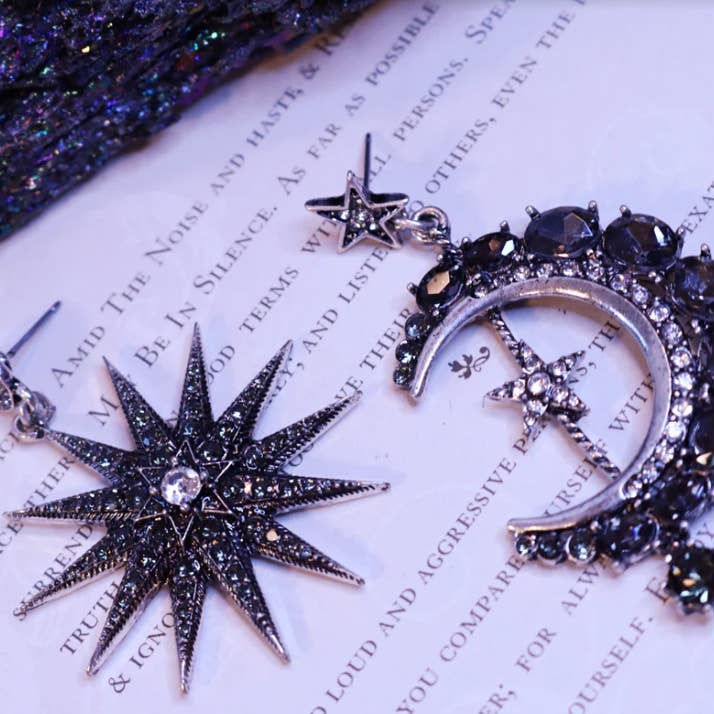 Celestial Moon Stars Mismatch øreringe for engroshandel hos Sapphire Moon