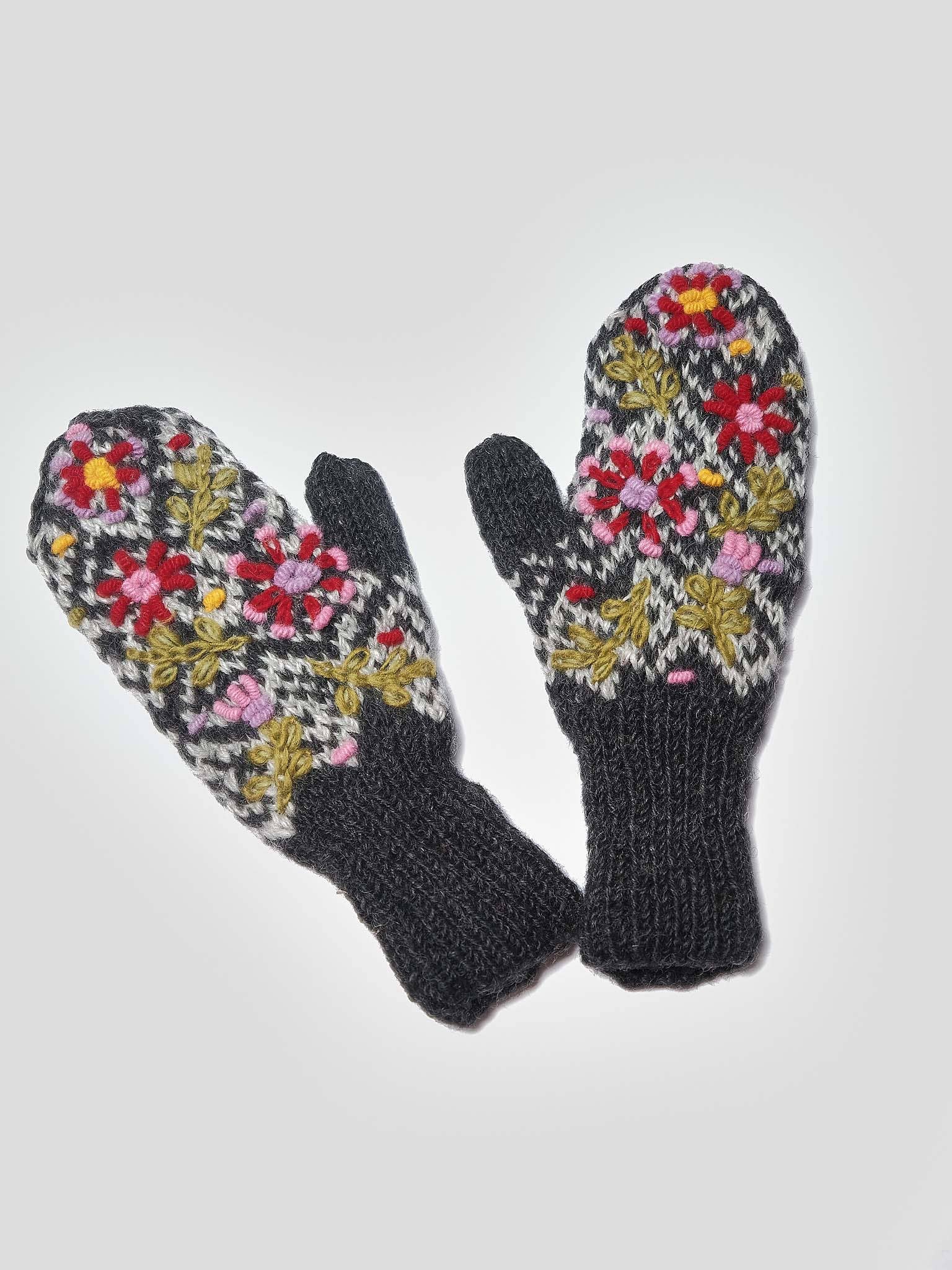 Windhorse Trading Inc – wholesale Mössa - Dam – Broderi Violett Ull Familj_581