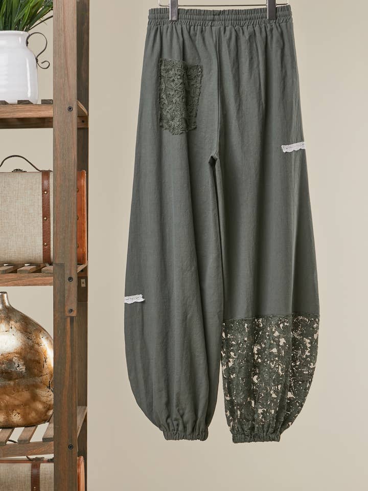 Mello. - Vente Pantalon – femme - Pantalon de jogging en crochet patchwork avec accents de dentelle6