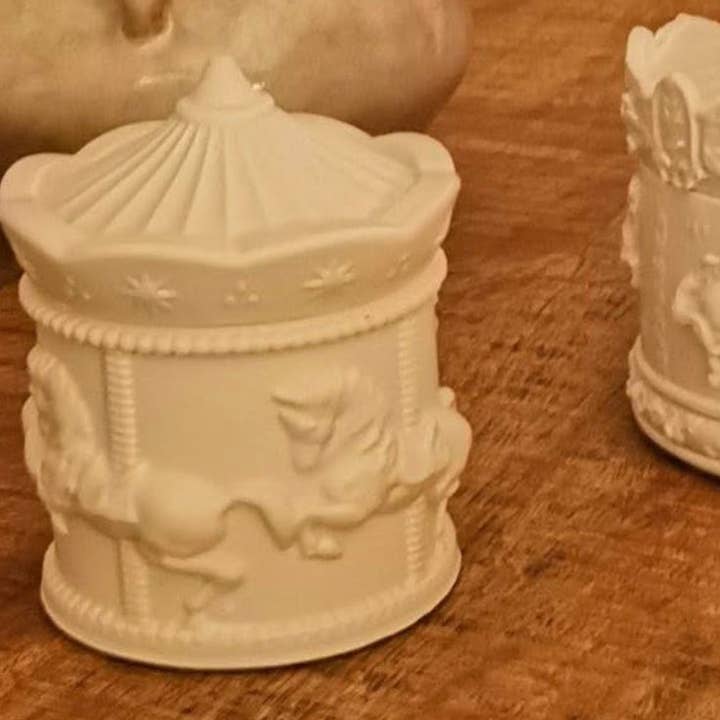 Sweet Happiness - Wholesale Decorative Box - Carousel box S0