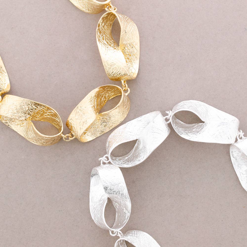 Sonata - Wholesale Snap Jewelry - Mobius Shape Metal Choker2