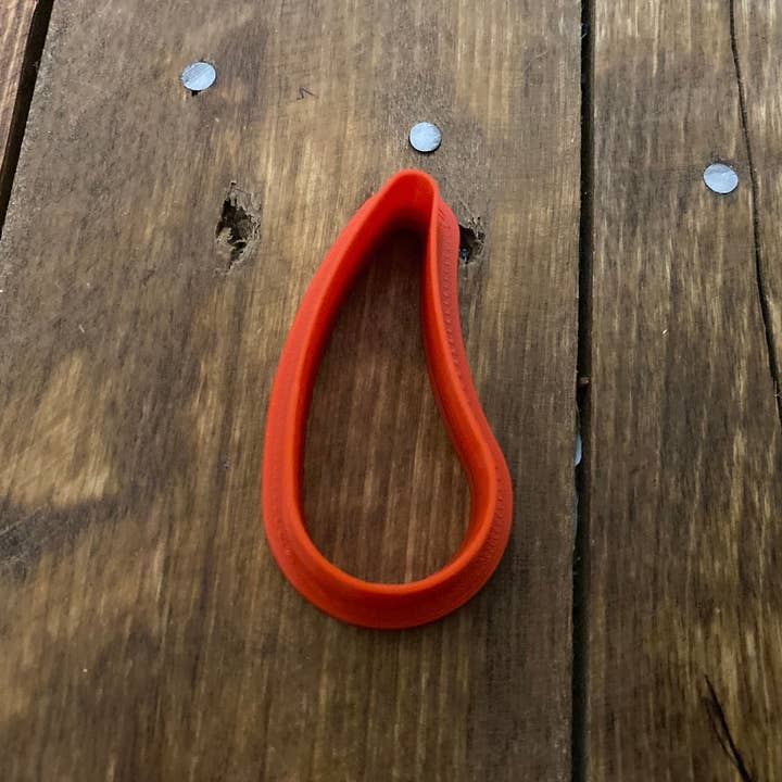 Emporte-pièce courbe en forme de goutte d'eau pour la vente par CookieCutterSupply