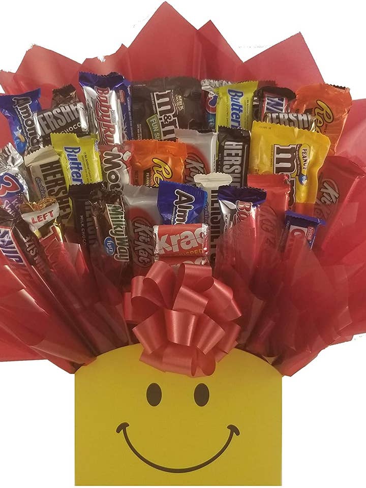 Bouquet de bonbons au chocolat dans une boîte Sourires (Grand-36 bonbons) pour la vente par So Sweet of You
