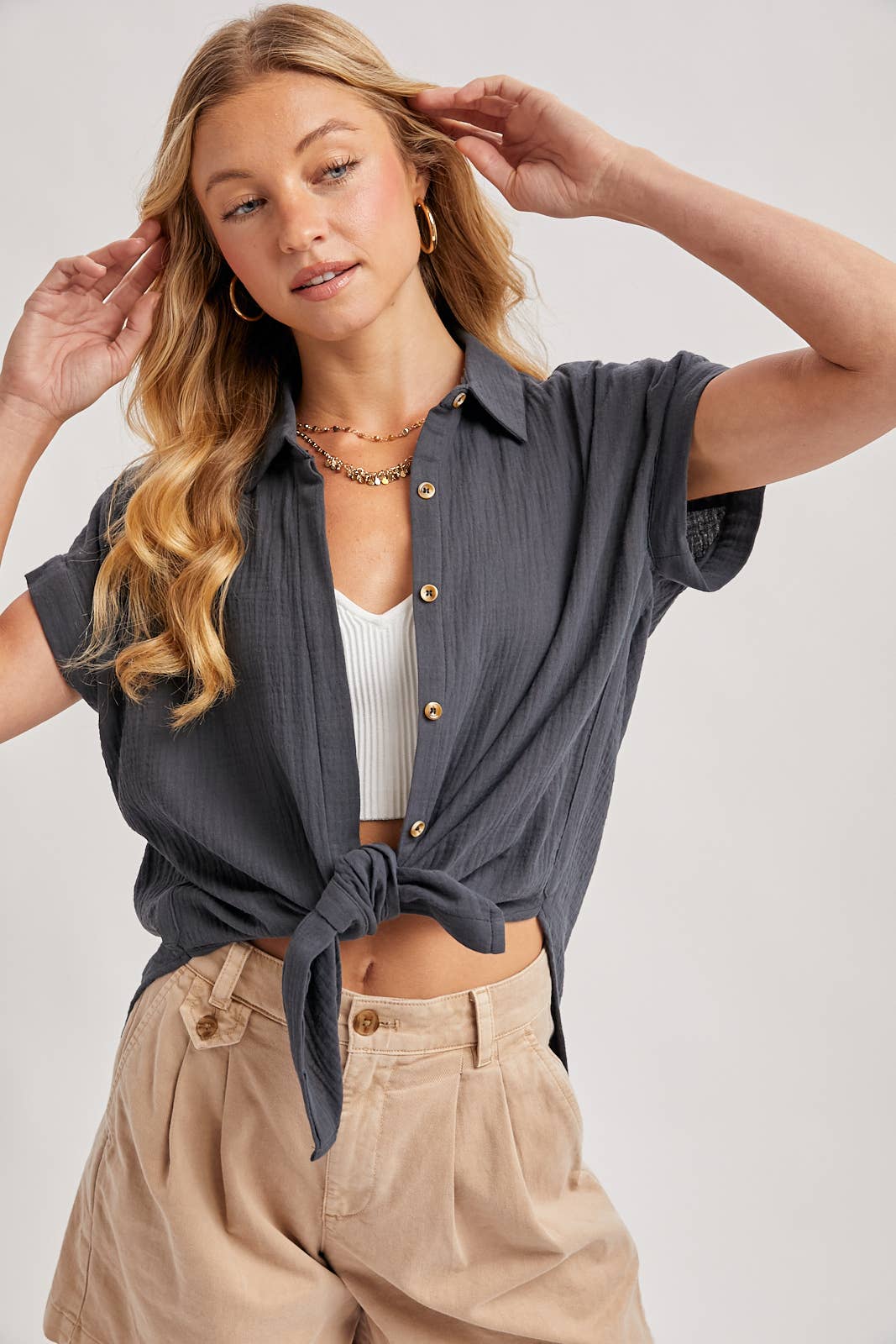 Bluivy – Großhandel Hemd mit Button-down-Kragen – Damen – Essentielles Baumwollhemd mit Knopfleiste1