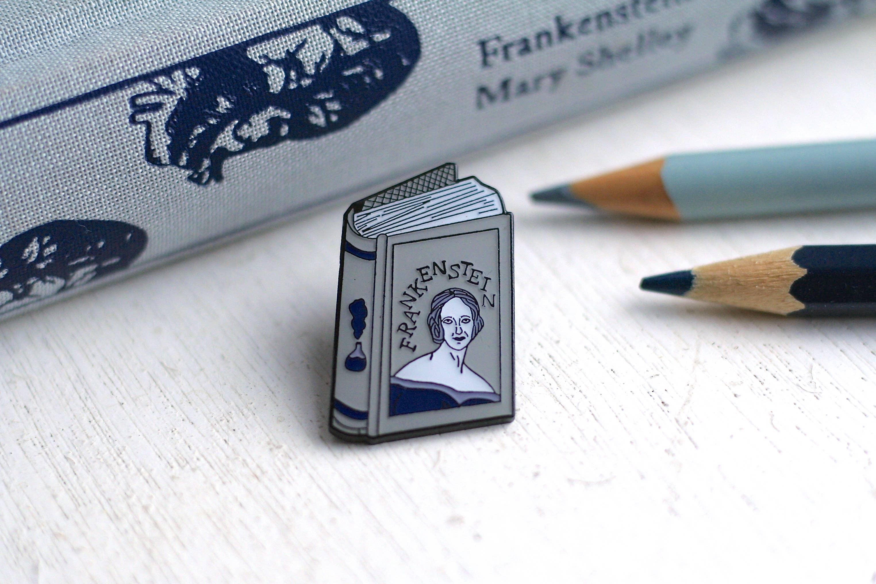 Laura Crow Illustration - Vendita all'ingrosso Spilla da bavero - Spilla smaltata Mary Shelley Frankenstein1