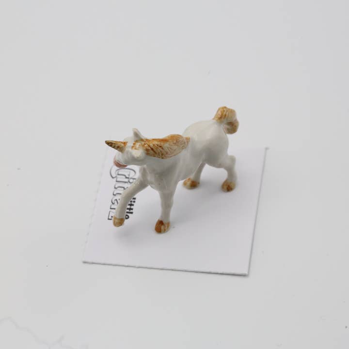Little Critterz - Wholesale Decorative figurine - Magic Unicorn Porcelain Decorative Miniature Figurine1
