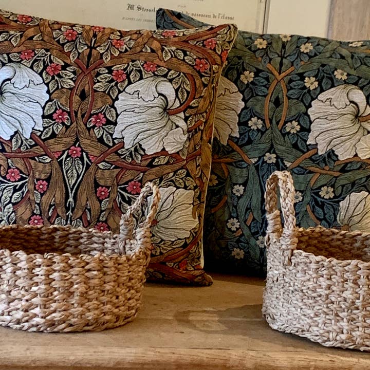 yapatkwa - art of the loom – wholesale Prydnadskuddfodral – Dekorativ kuddfodral Pimpernel Sage av William Morris