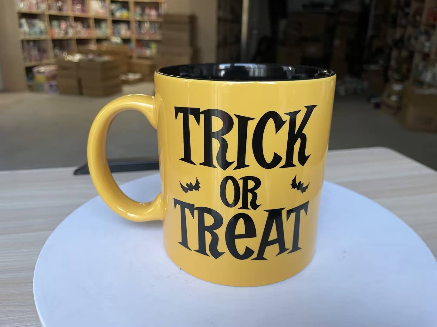 Silver Buffalo - Wholesale Coffee Mug - Peanuts Halloween Snoopy Trick Or Treat 20oz Ceramic Mug3