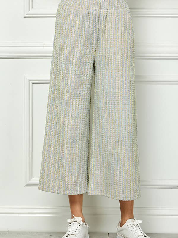 P7207 TEXTURED CROPPED WIDE PANTS for wholesale by See and Be Seen