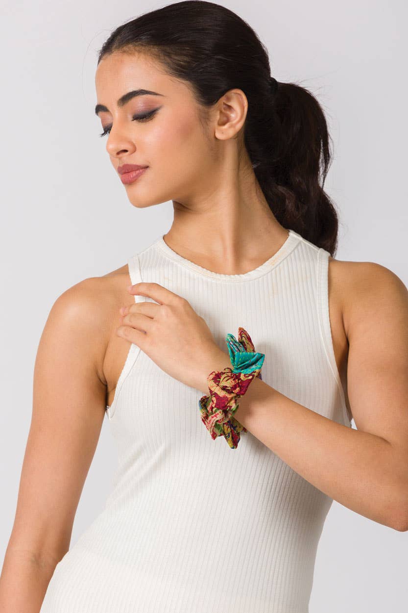 Sevya Handmade – Engroshandel Scrunchie – Kvinder – Silke Kantha scrunchies, sæt med 24