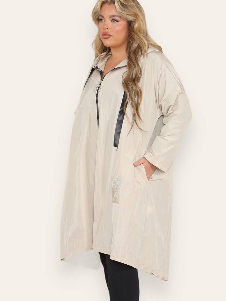 Miss Bold - Wholesale Raincoat - Women's - Oversized Hooded Rain Mac1