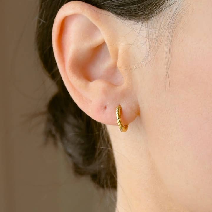Gold Twisted Hoops - Tarnish-free Small Twist Huggies for wholesale by Blueyejewelry