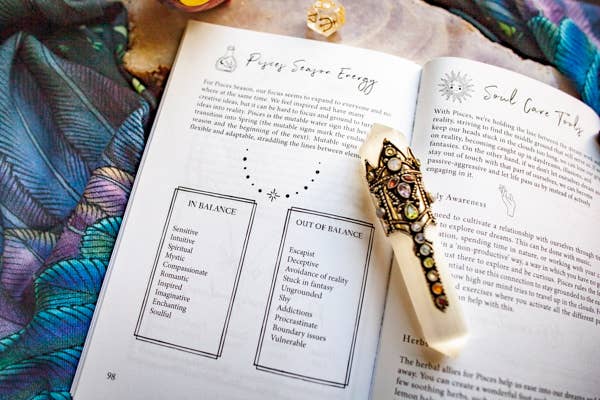 Bella deLuna - Wholesale Body, Mind & Spirit - Astrological Soul Care: Self-Care for the Wheel of the Year2