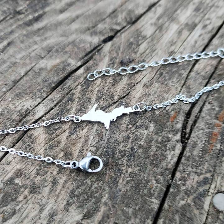 Art Factory LLC – Engroshandel Halskæde med vedhæng – Halskæde / armbånd med vedhæng i form af Upper Peninsula2