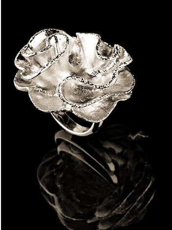 FLOWER RING for wholesale by Oggidonna