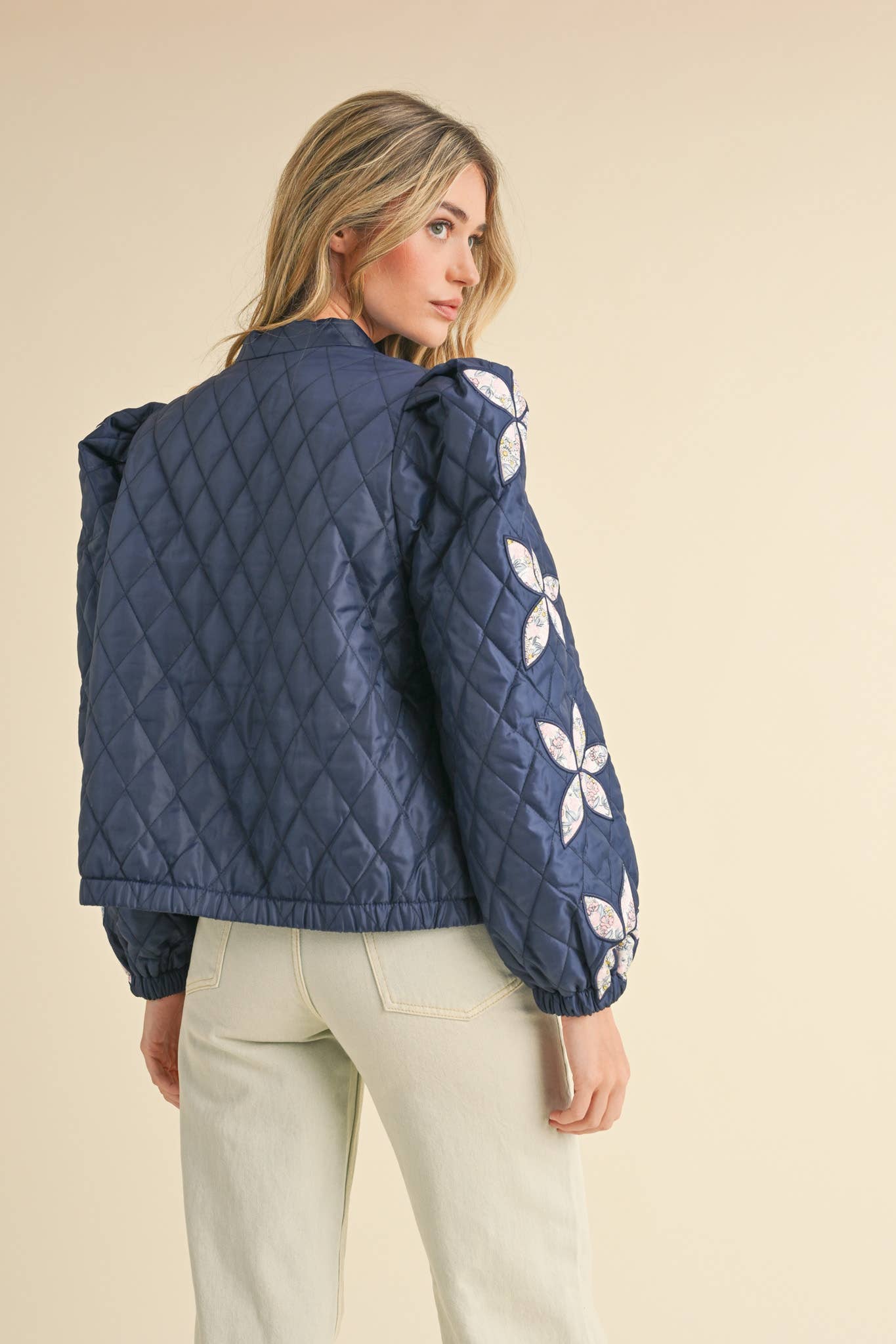 &MERCI - Wholesale Jacket - Women's - QUILTED JACKET WITH FLORAL PATCHWORK MJK330024
