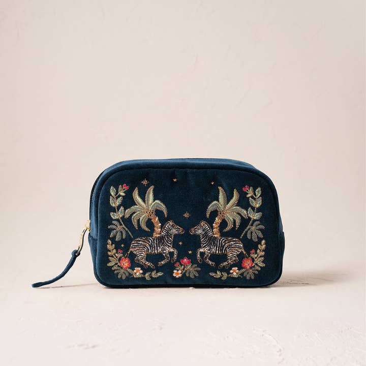 Elizabeth Scarlett Ltd – wholesale Make-up/cosmetic bag – Wild Zebra Palm Makeup Bag